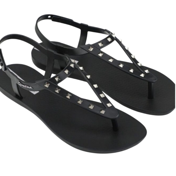 New Ipanema Claus Rockstar Studded Thong Vegan Sandal - Picture 1 of 6